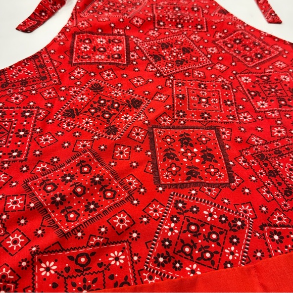 Red Cloth Tie Apron Chef Cooking Pockets Paisley Geometric Print - Picture 4 of 15